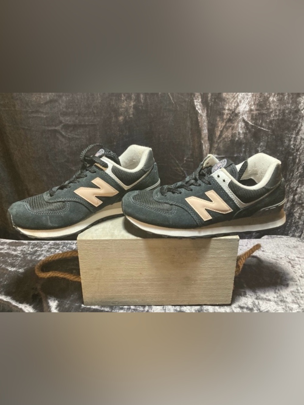 Women’s New Balance Like New - Picture 4 of 7